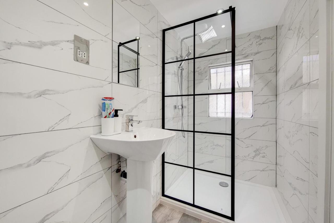 Lovely 4 Bed Apartment Perfect For Families! Londres Extérieur photo